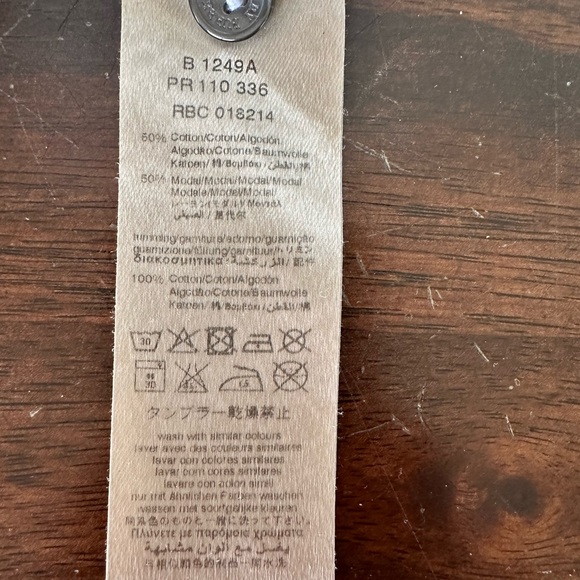 Authentic Burberry Girl striped knitted black and white dress size 6Y - Picture 5 of 5